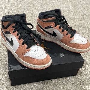 Air Jordan 1 MID Sneakers Size 4Y . There are some sign of wear.